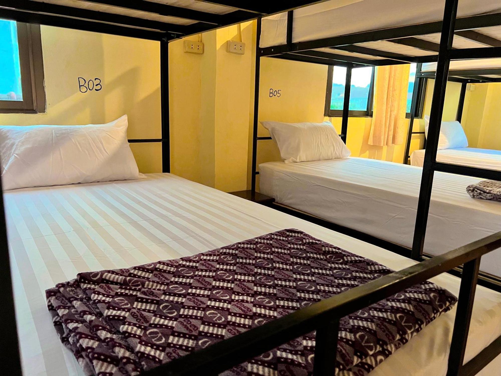 Easy Go Backpacker Hostel Vang Vieng Esterno foto