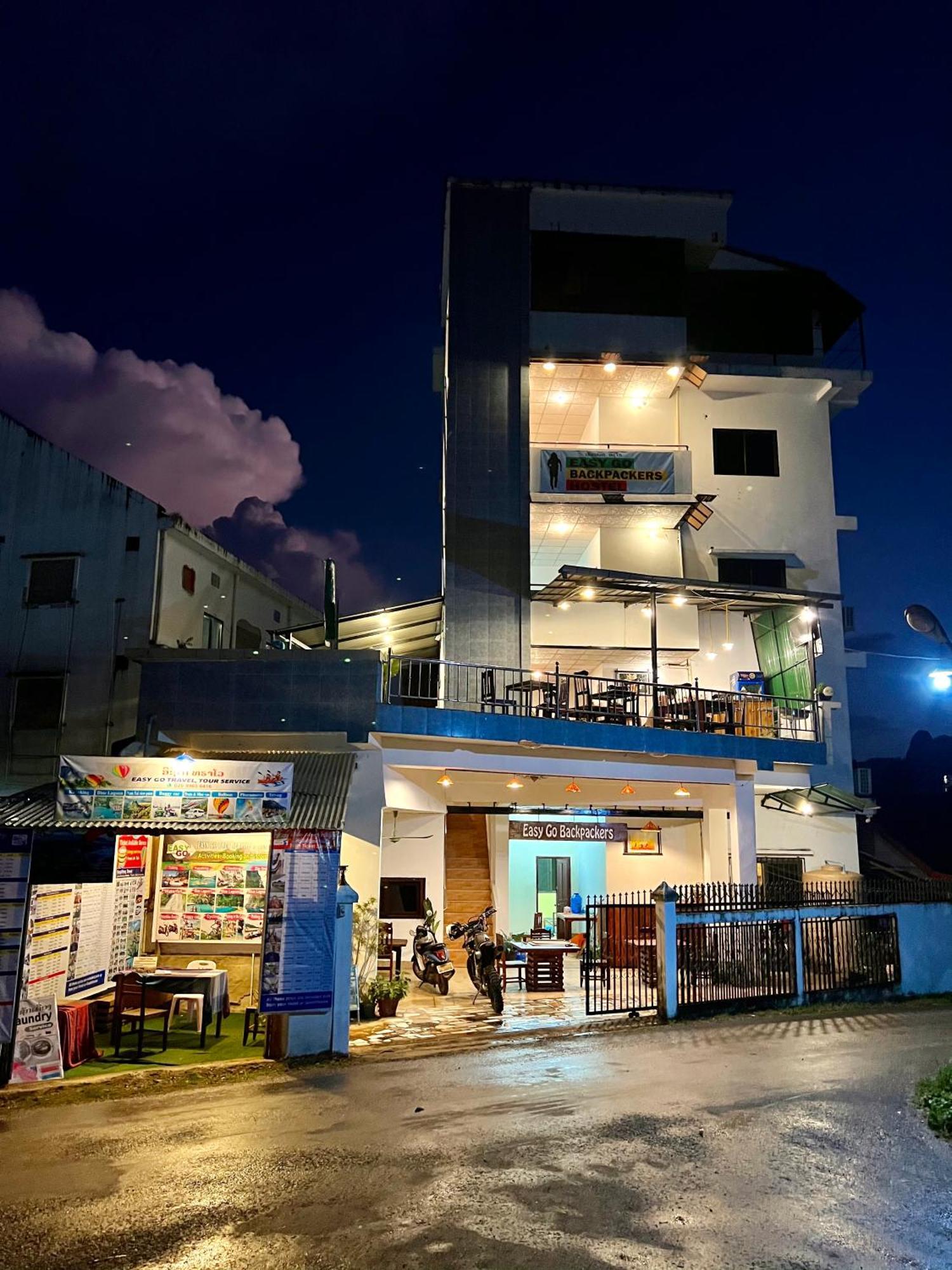 Easy Go Backpacker Hostel Vang Vieng Esterno foto
