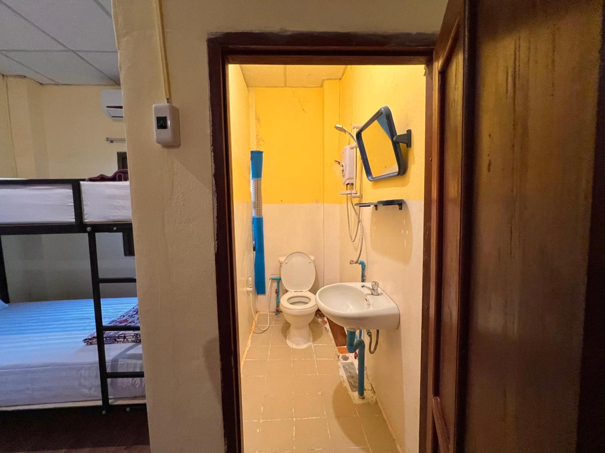 Easy Go Backpacker Hostel Vang Vieng Esterno foto