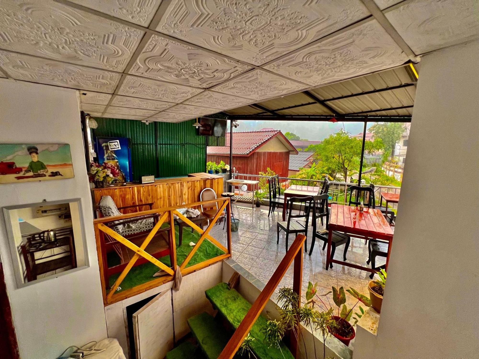 Easy Go Backpacker Hostel Vang Vieng Esterno foto