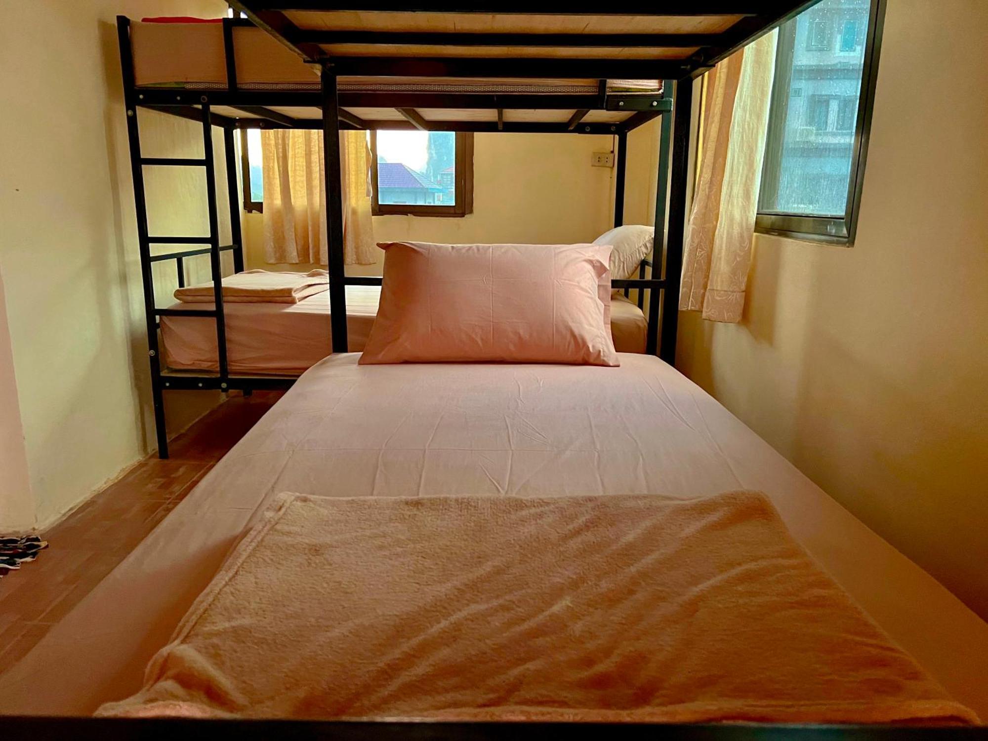 Easy Go Backpacker Hostel Vang Vieng Esterno foto