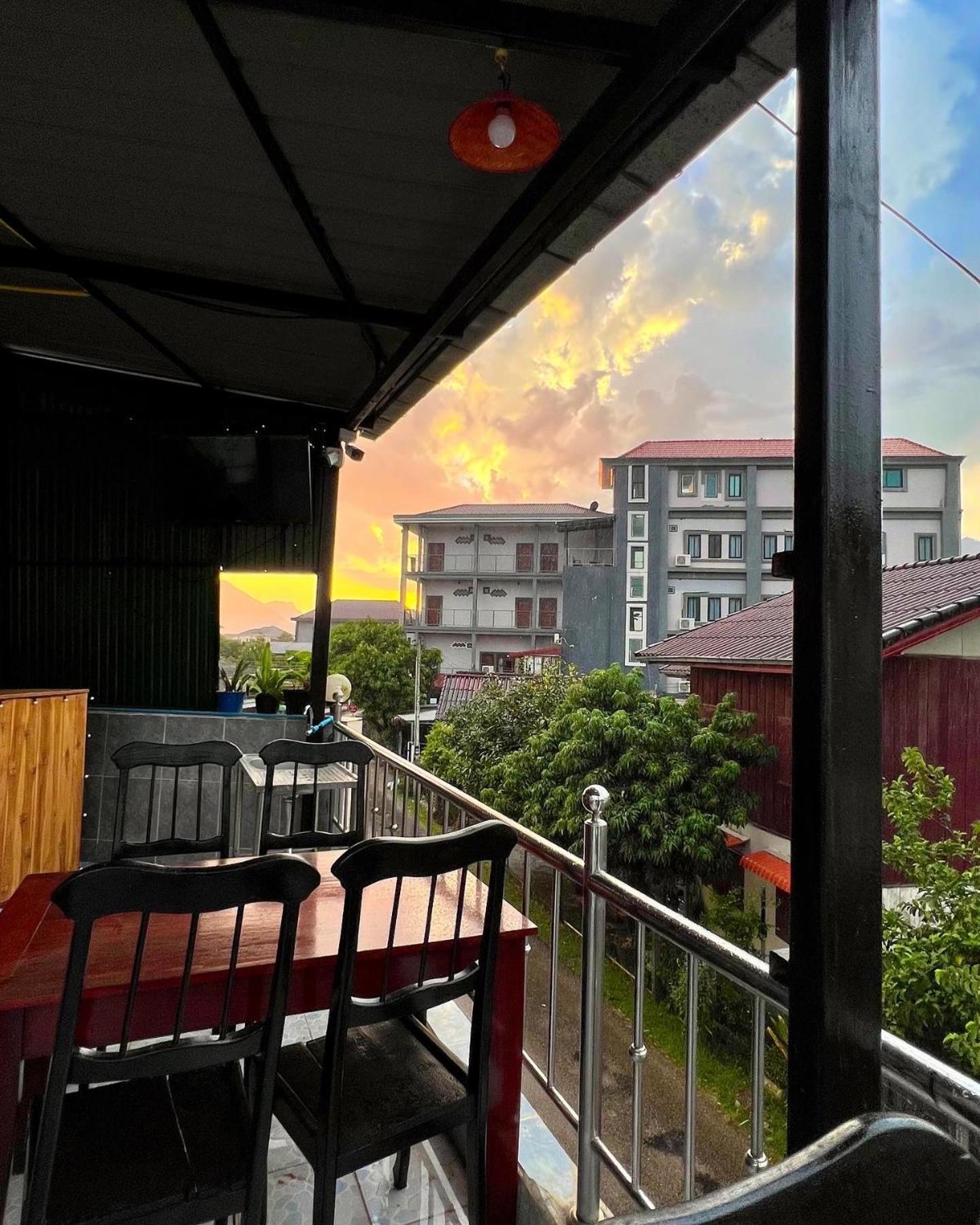 Easy Go Backpacker Hostel Vang Vieng Esterno foto