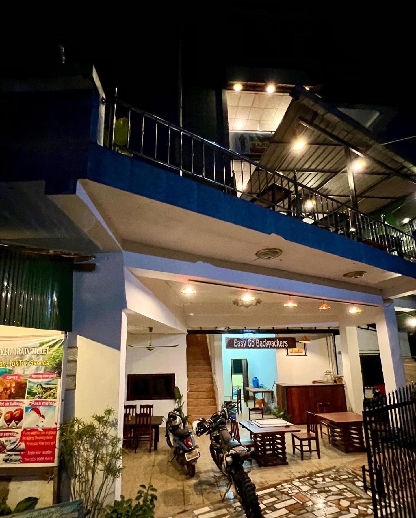 Easy Go Backpacker Hostel Vang Vieng Esterno foto