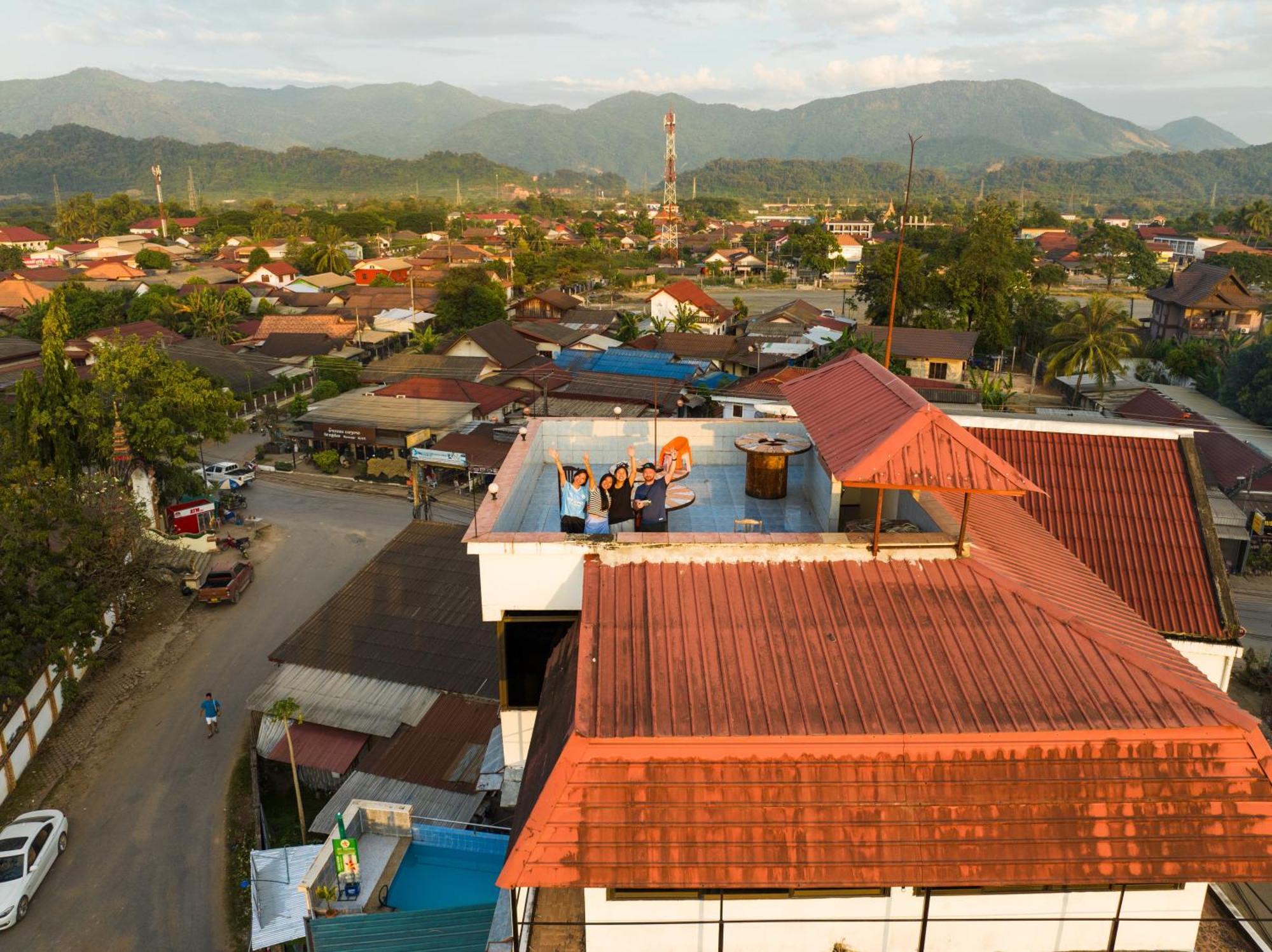 Easy Go Backpacker Hostel Vang Vieng Esterno foto