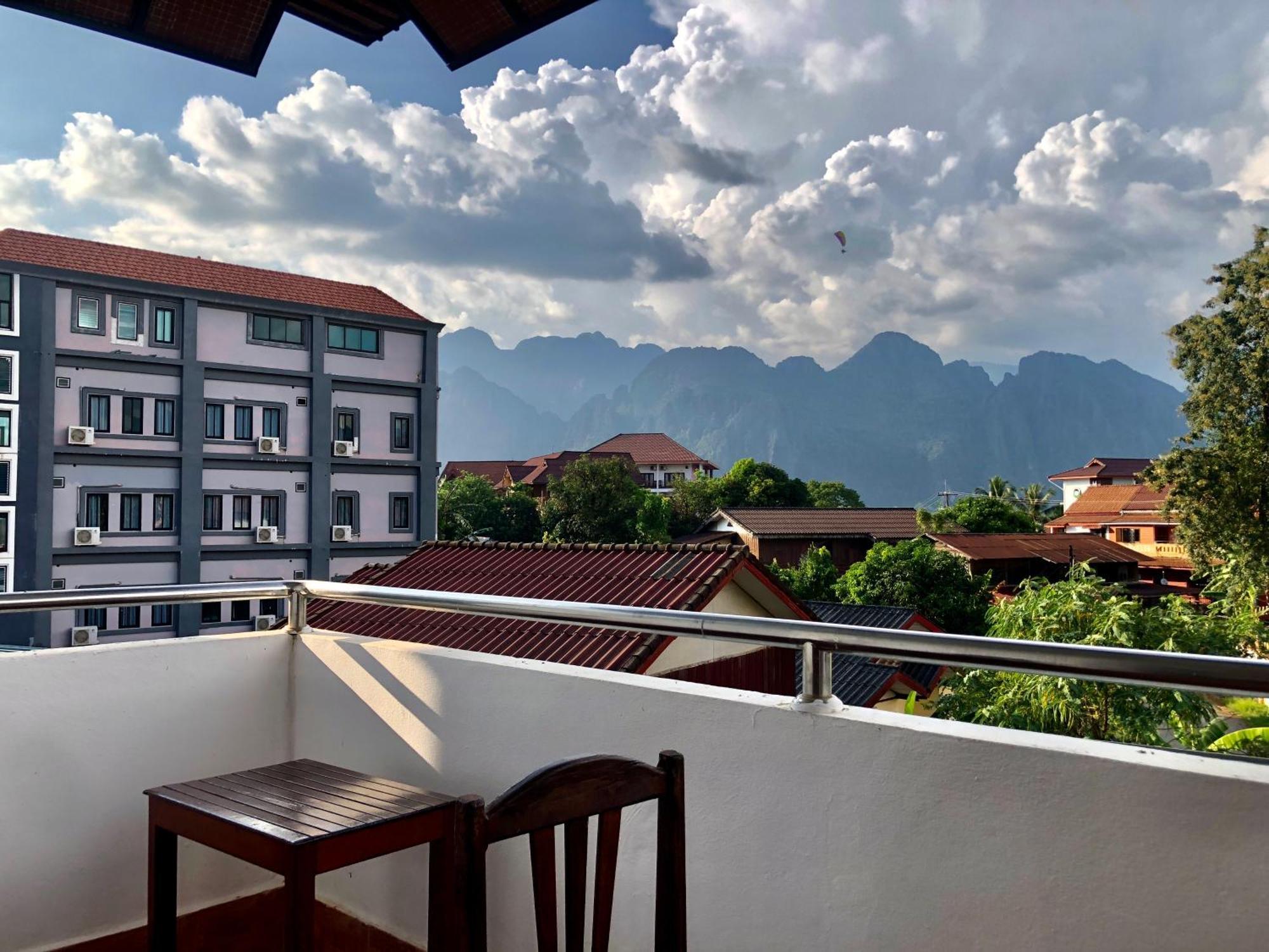 Easy Go Backpacker Hostel Vang Vieng Esterno foto