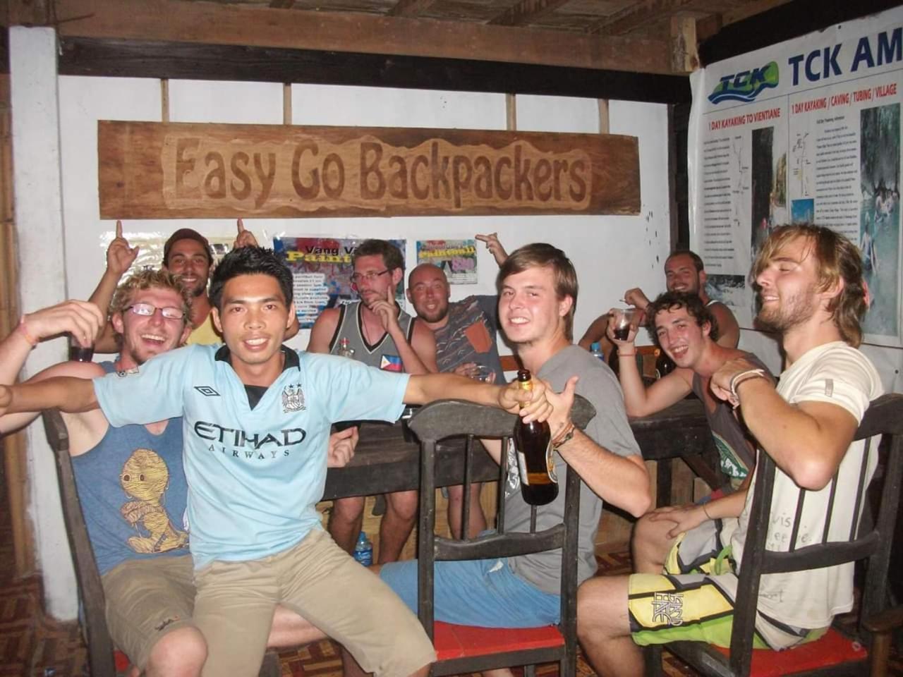 Easy Go Backpacker Hostel Vang Vieng Esterno foto
